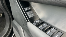 Land Rover Range Rover Velar 2.0 D200 R-Dynamic SE 5dr Auto Diesel Estate